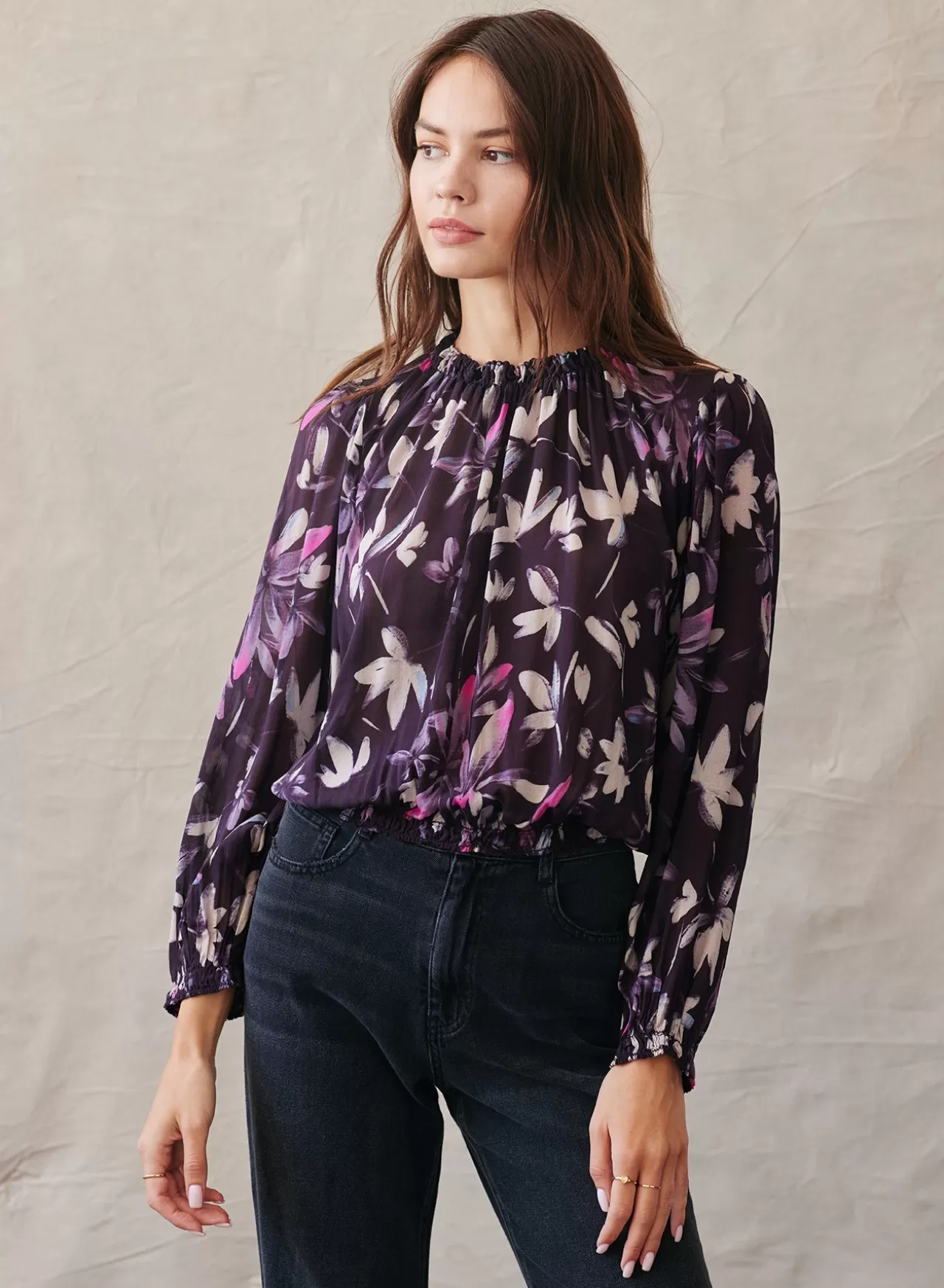 Bella Dahl Long Sleeve^Long Sleeve Smocked Neck Pullover - Floral Plum Print