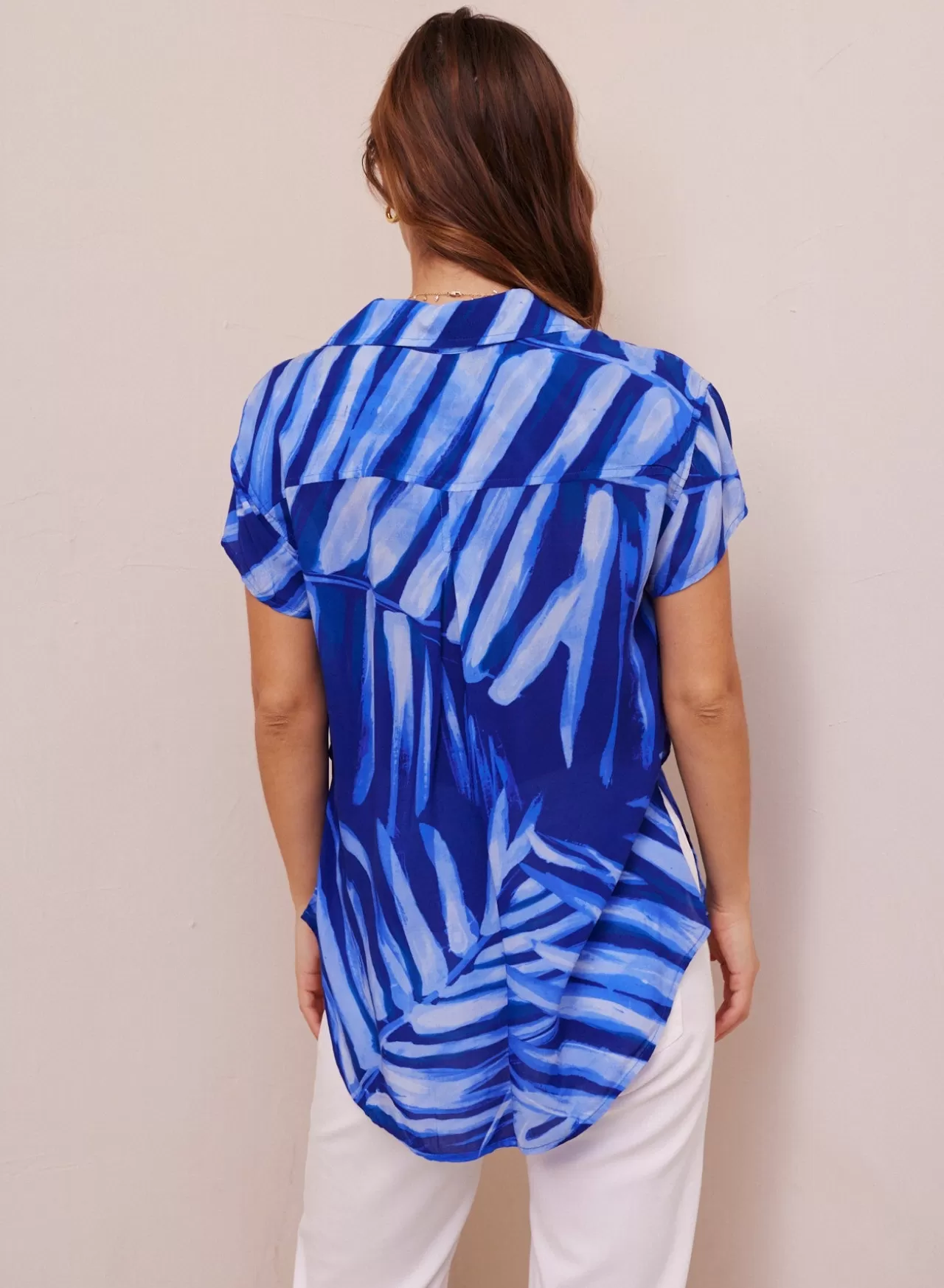 Bella Dahl Button Down^Side Slit Short Sleeve Shirt - Bayside Palm Print