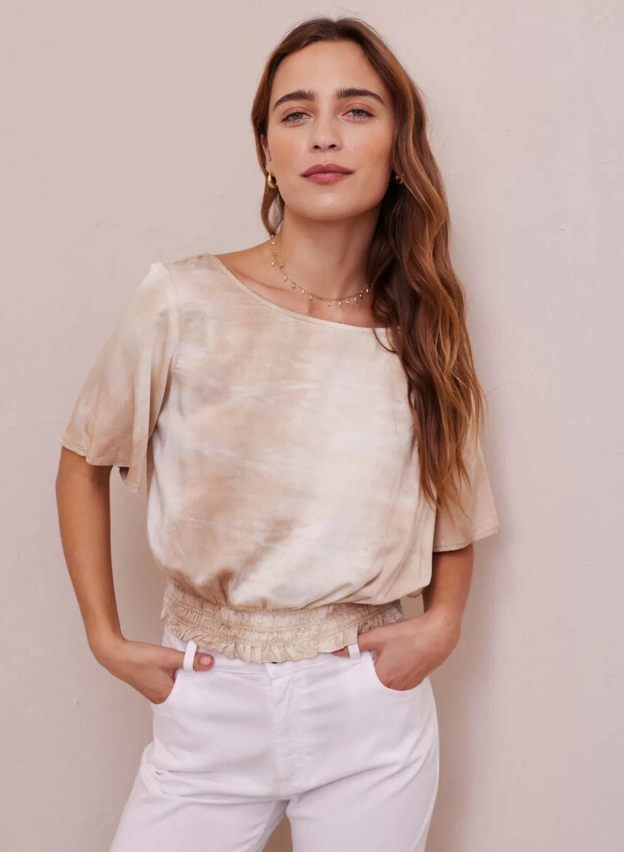 Bella Dahl Short Sleeve^Smocked Waist Short Sleeve Top - Dune Dye