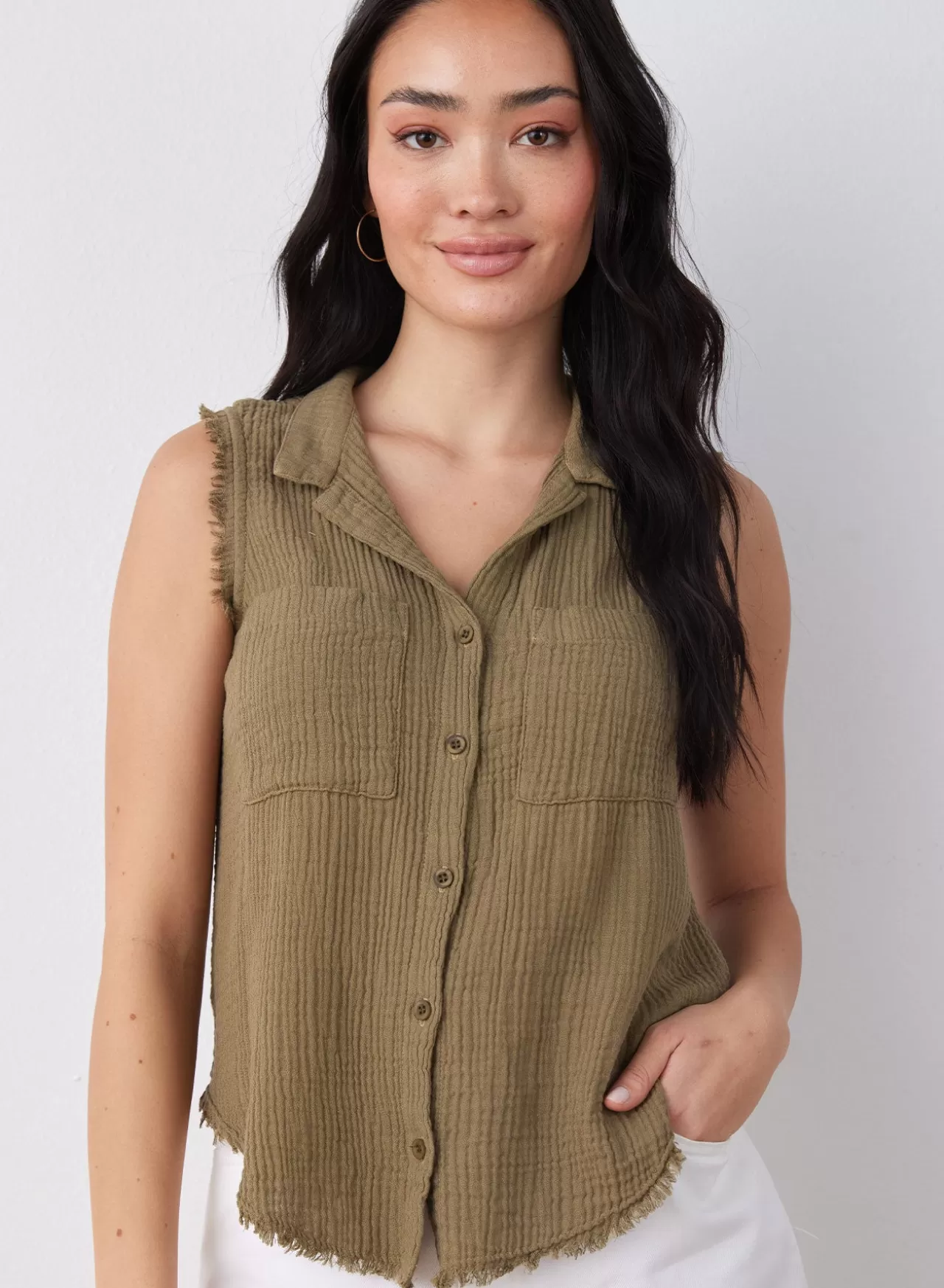 Bella Dahl Button Down^Two Pocket Capri Button Down - Dark Jungle