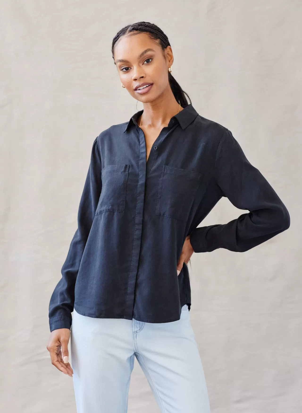 Bella Dahl Long Sleeve^Two Pocket Classic Button Down - Vintage Black