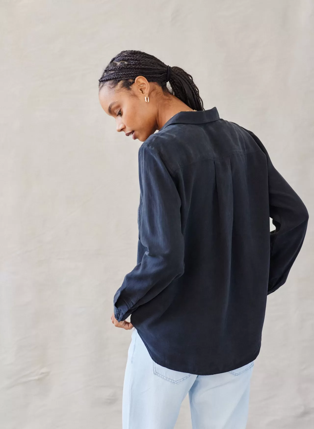 Bella Dahl Long Sleeve^Two Pocket Classic Button Down - Vintage Black