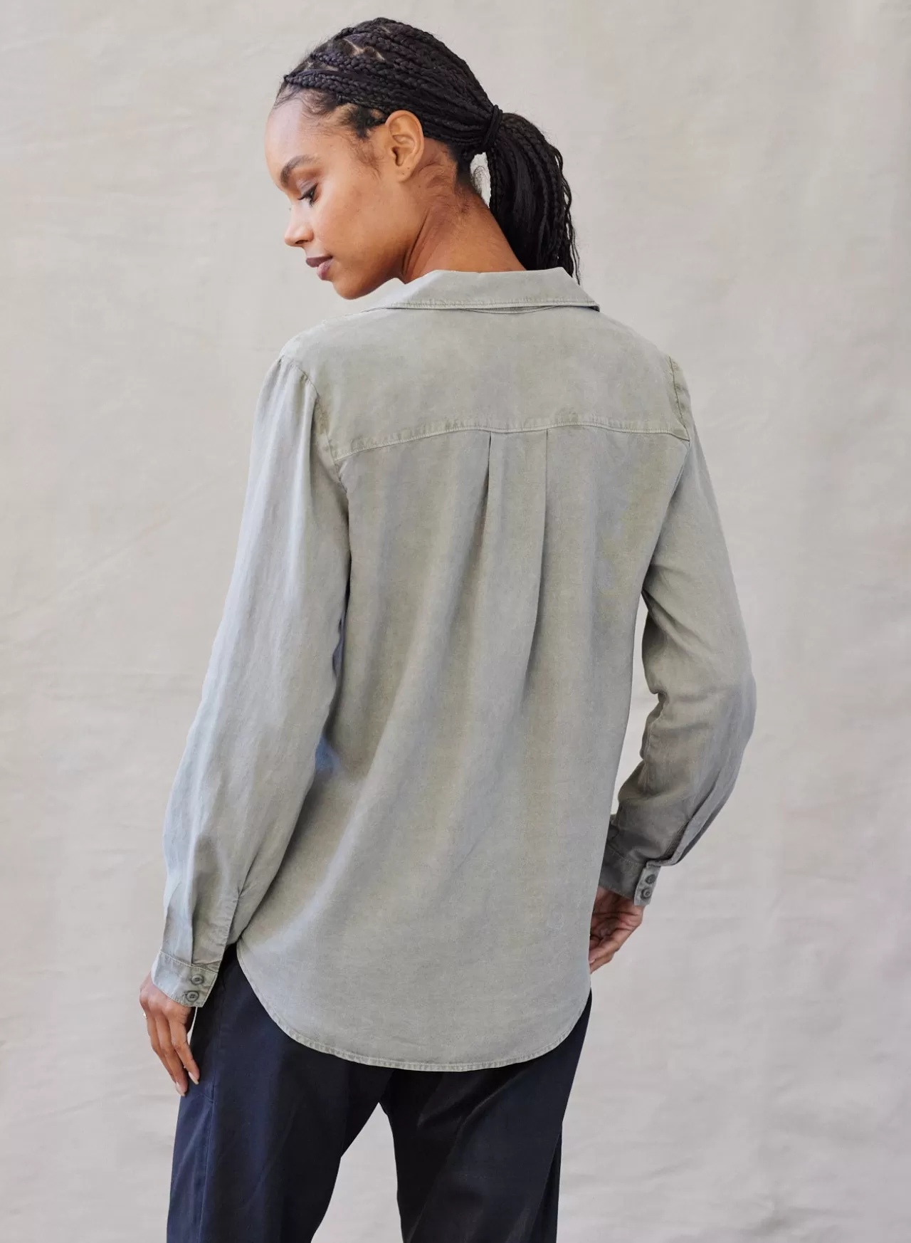 Bella Dahl Long Sleeve^Two Pocket Classic Button Down - Soft Army