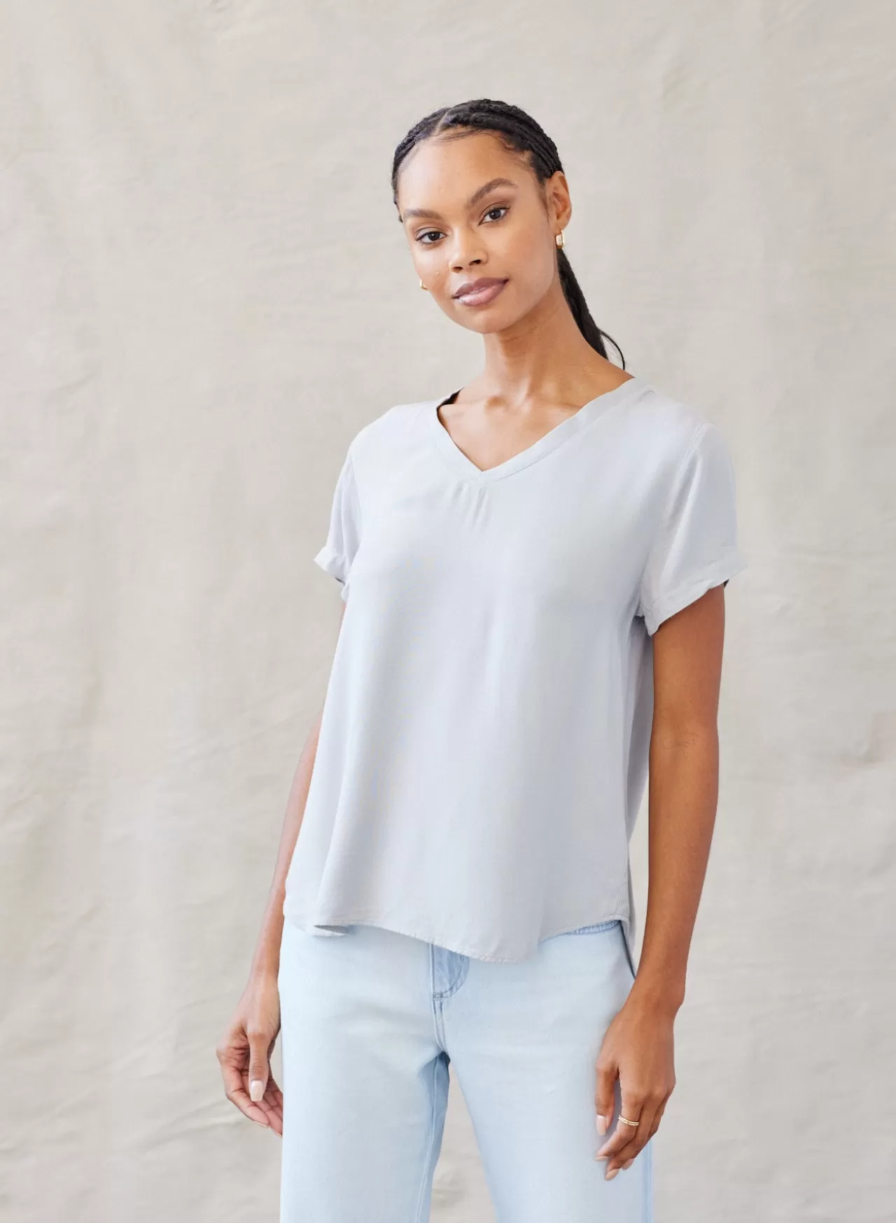 Bella Dahl Short Sleeve^V-Neck Tee - Foggy Sky